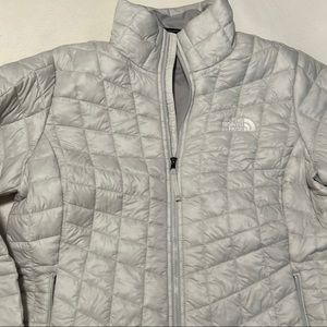 Women North Face Thermoball Jacket NWT. MINT!